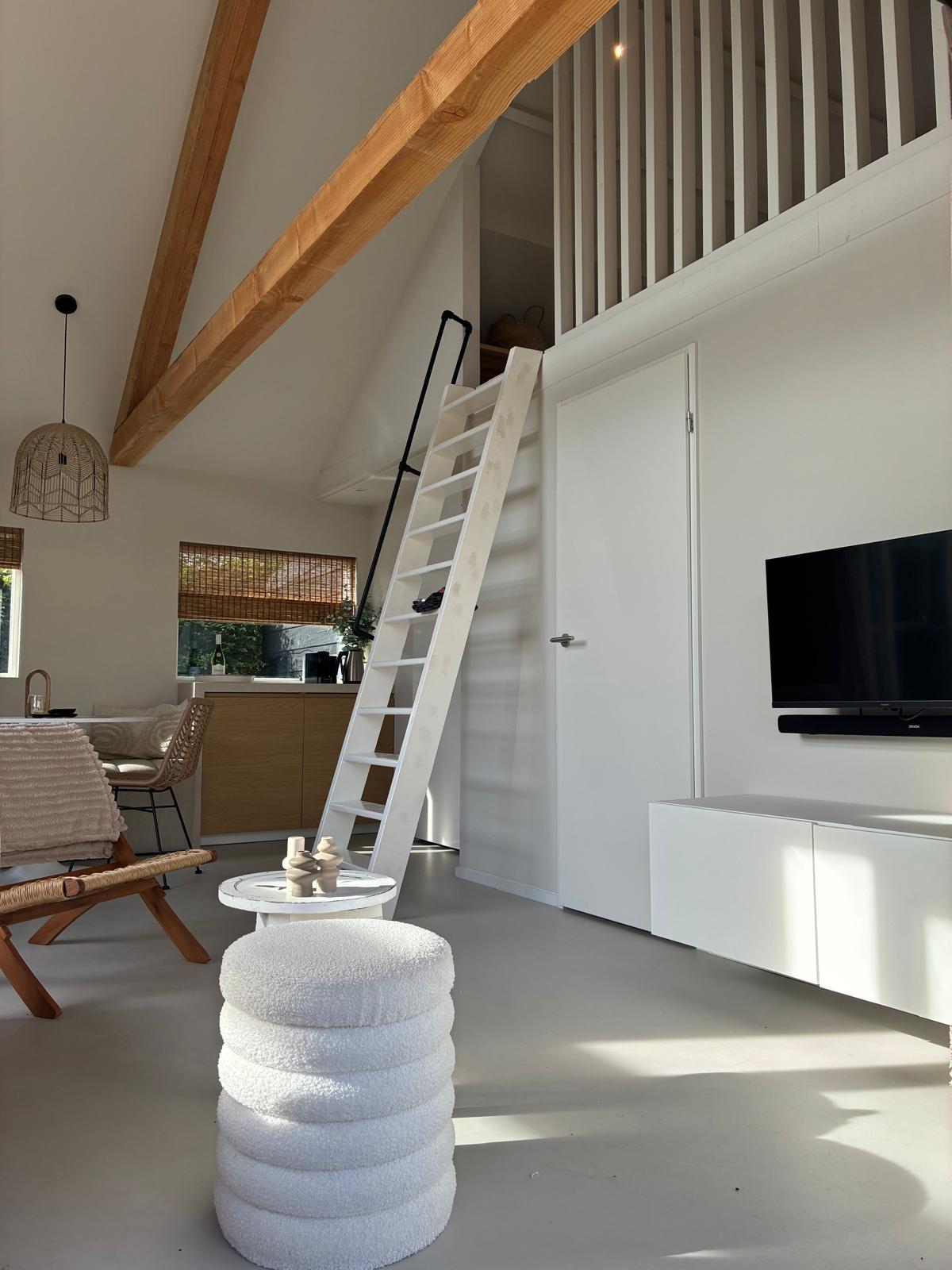 Interieur met vide en houten balken
